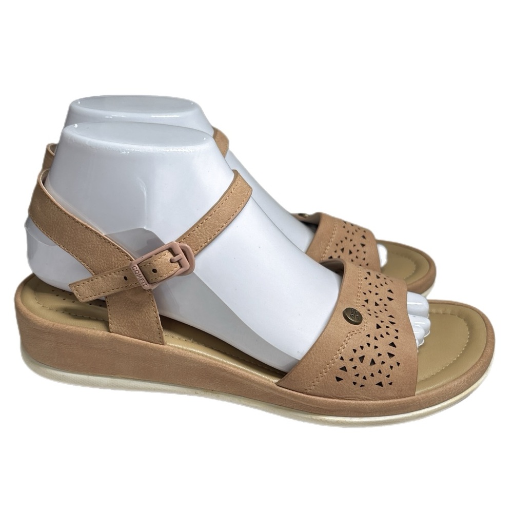 Bata Comfit Low Heel Leather Cutout Design Sandals Size 6